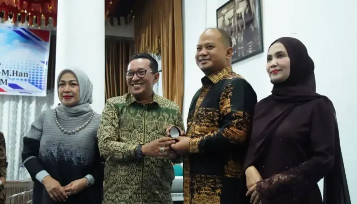 Bupati Tanah Datar Lepas Haru Promosi Dandim Agus Priyo