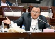 Anggota Komisi XI DPR RI Muhammad Kholid saat Rapat Kerja Komisi XI DPR RI dengan Gubernur Bank Indonesia terkait Laporan Kinerja Bank Indonesia Tahun 2025 di Kompleks Parlemen, Senayan, Jakarta, Senin (18/5/2026). Foto : Mario/Andri