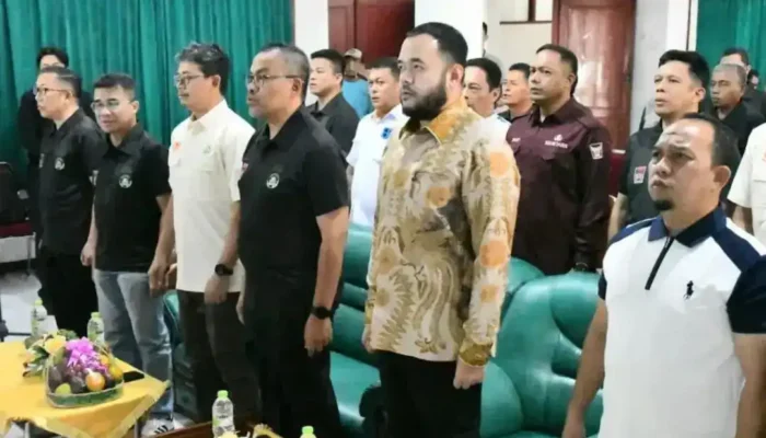 Pelantikan Pengcab PTMSI Padang 2025-2029, Wali Kota Padang Tekankan Program Satu Meja Tenis di SMP