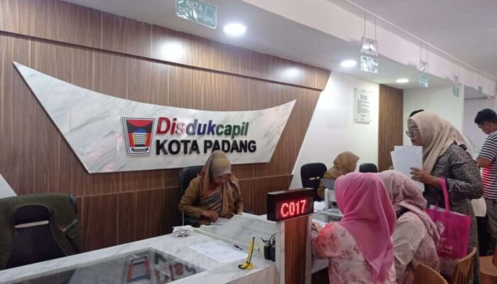 Disdukcapil Padang Ajak Warga Segera Aktifkan Identitas Kependudukan Digital
