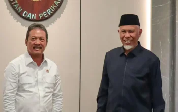 Gubernur Mahyeldi Paparkan Strategi Ekonomi Biru Sumbar ke Menteri KKP