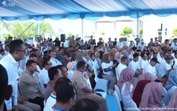 Presiden Prabowo Perkenalkan Dony Oskarian dan Danantara di Kebumen