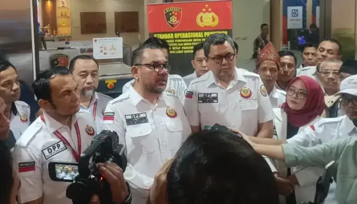 Sebut Warga Sumbar ‘Barbar’, Abu Janda Dilaporkan ke Bareskrim Polri