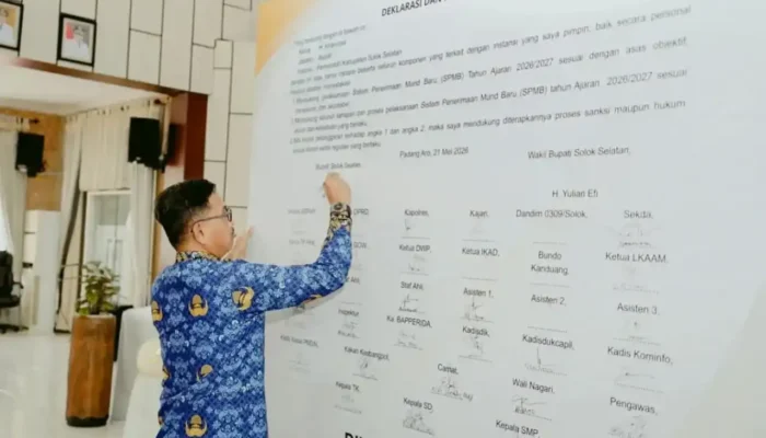 Pemkab Solok Selatan ‘Teken’ Pakta Integritas Penerimaan Murid Baru