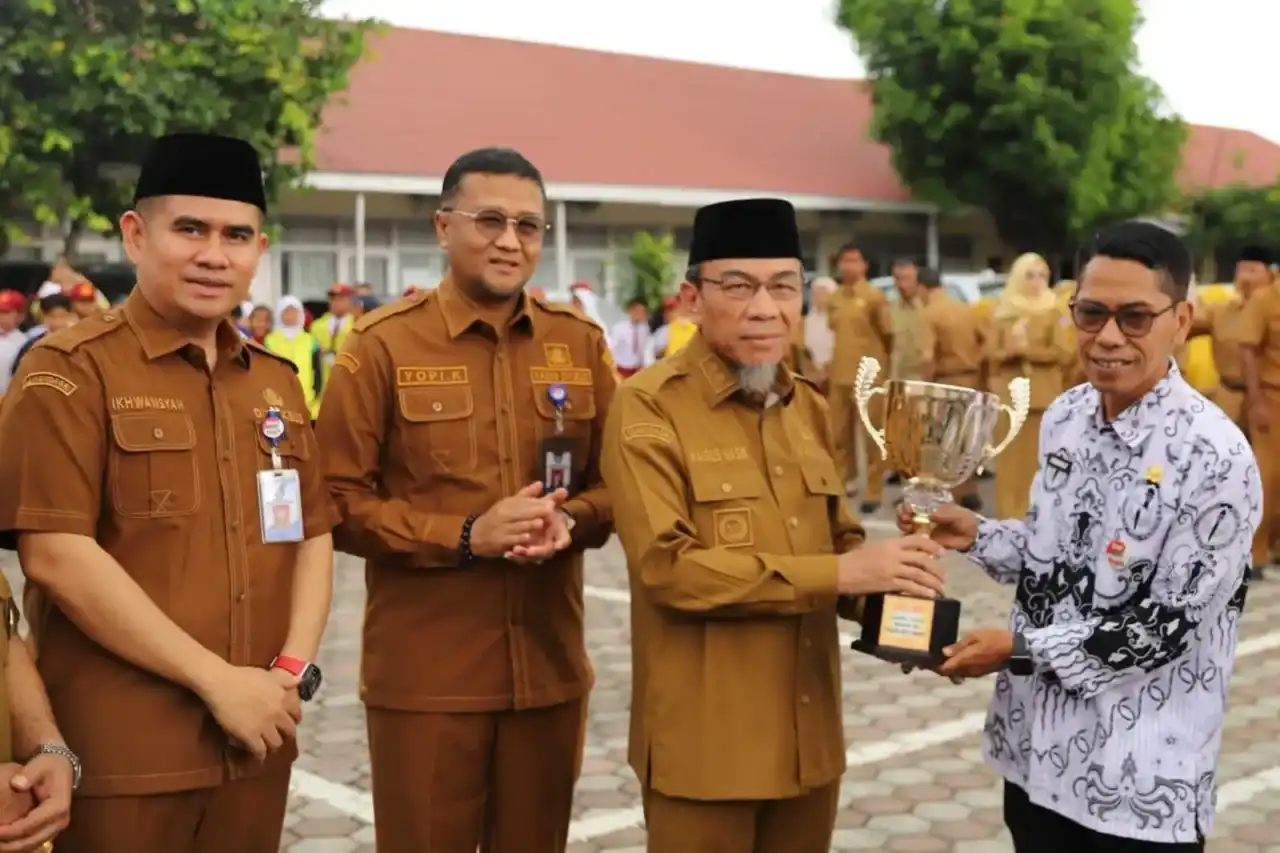 Penyerahan Piala Pemenang Olimpiade Olahraga Siswa Nasional (O2SN) Tingkat SD dan SMP se-Kota Padang Tahun 2026