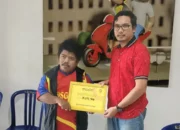 Maxim Salurkan Santunan Pengobatan Untuk Mitra Pengemudi Padang