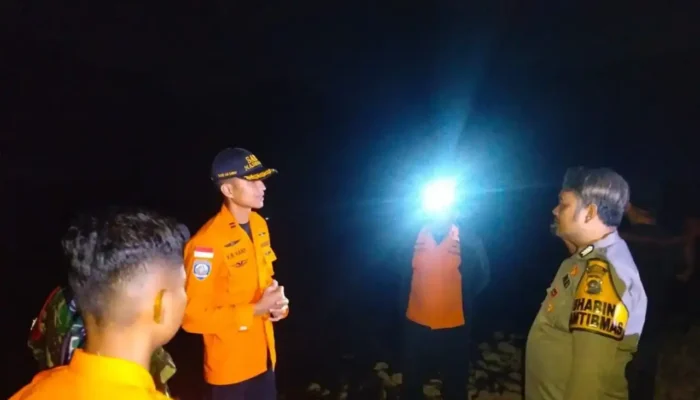 Tim Gabungan Cari Warga Hanyut di Sungai Batang Sangir Solsel