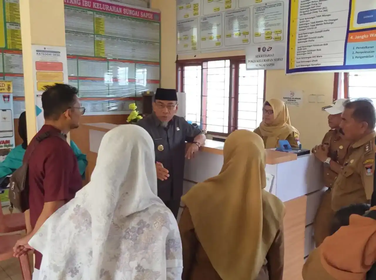Inspeksi mendadak (sidak) ke Kantor Kelurahan Sungai Sapih, Kecamatan Kuranji, Selasa (19/5/2026), guna memastikan pelayanan masyarakat berjalan optimal sekaligus meninjau persoalan sosial dan infrastruktur di wilayah tersebut.