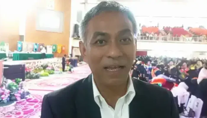 Taslim Chaniago Wakili Ketum IKA Unand di Wisuda II 2026