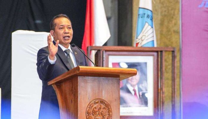 Menkop Ajak Lulusan Perguruan Tinggi Gerakkan Ekonomi Koperasi di Desa