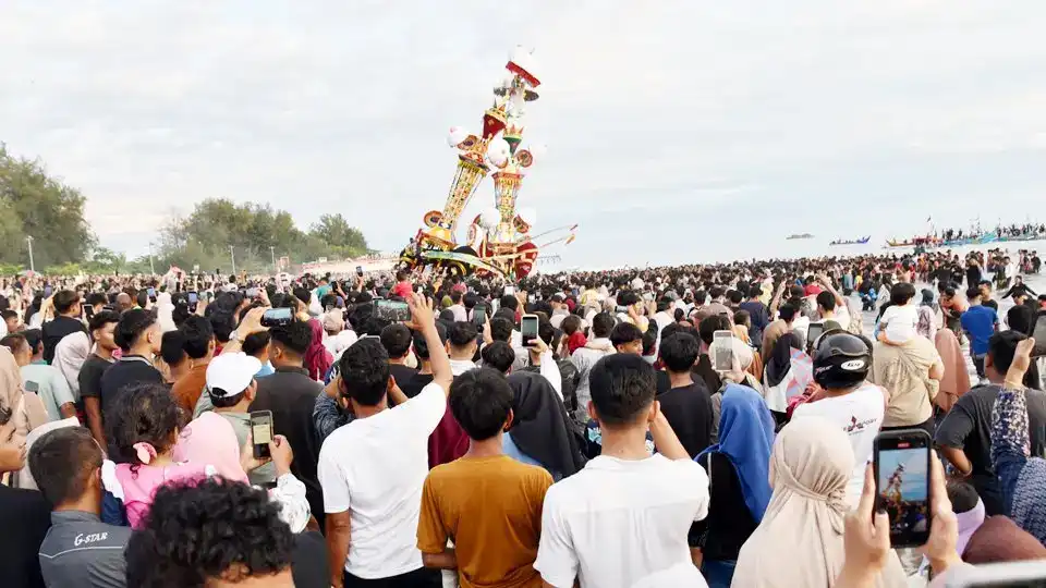 Pemerintah Kota Pariaman melalui Dinas Pariwisata dan Kebudayaan Kota Pariaman menyelenggarakan Pesona Budaya Hoyak Tabuik Piaman 2026 pada 16–28 Juni 2026.