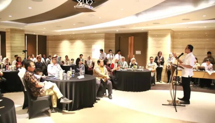 Wamendagri Dorong ASN Utamakan Empati dalam Transformasi Pelayanan Publik