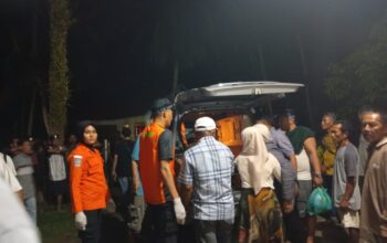 Tim SAR Temukan Remaja Hanyut Terseret Ombak di Pantai Gasan Gadang