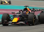 george-russell-tak-terbendung!-verstappen-dipaksa-mengalah,-cadillac-hancur-lebur-di-f1-austria-2026
