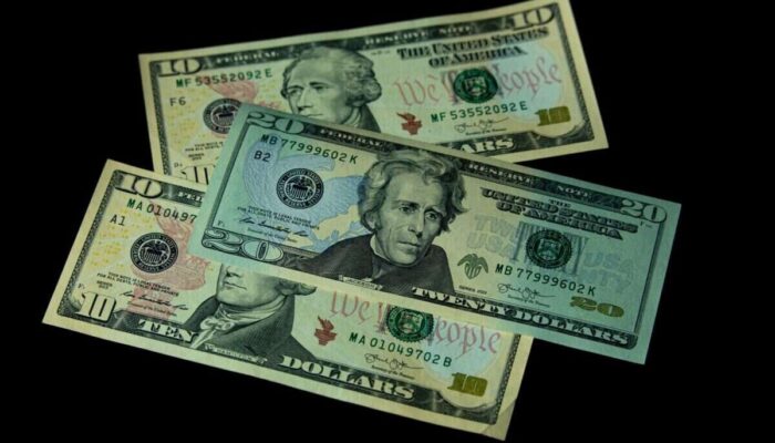 Tekanan Global Berlanjut, Nilai Tukar Rupiah Terkoreksi ke Level Rp17.914