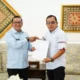 Bupati Tanah Datar Eka Putra menerima surat hibah lahan seluas 19 hektare yang terletak di nagari Tanjung Alam, Kecamatan Tanjung Baru dari keluarga besar Doni Oskaria untuk Pemerintah Kabupaten Tanah Datar, Jumat (26/6/2026), di rumah dinas bupati.