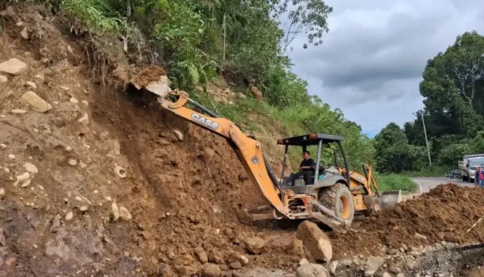 Pemkab Agam Buka Jalur Sementara untuk Pulihkan Akses Labuah Sampik-Kayu Pasak