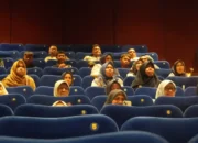 70 Anak Disabilitas Padang Panjang Nobar di Bioskop