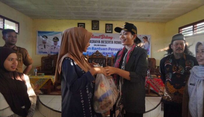 Cegah Stunting Bagi Ibu Hamil, Pemkab Dharmasraya Salurkan Bantuan Gizi