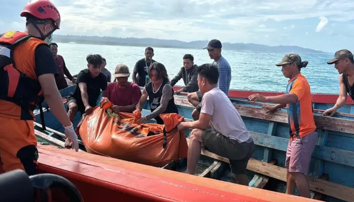 Tim SAR Temukan Korban Kapal Terbalik di Perairan Mentawai