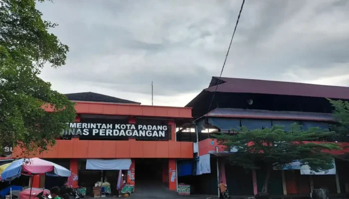 Dorong Ekonomi Lokal, Pemko Padang Benahi Fasilitas 8 Pasar Satelit
