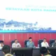 Rapat Penyusunan Standar Operasional Prosedur (SOP) Persuratan Tanah dan Ahli Waris Pertanahan yang dipimpin langsung oleh Wali Kota Padang, Fadly Amran, di Aula Bagindo Aziz Chan, Balai Kota Aie Pacah, Jumat (26/6/2026). Foto : Istimewa