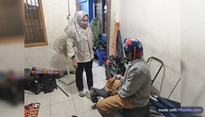 Satpol PP Padang Amankan Pengemis Bawa Anak di Jalan
