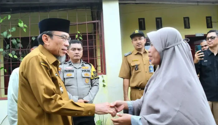 Pemko Padang Salurkan Bantuan Sosial bagi Keluarga Korban Hanyut Pantai