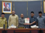 Rapat Paripurna DPRD Kota Padang di - Gedung DPRD Kota Padang, Senin 15 Juni 2026