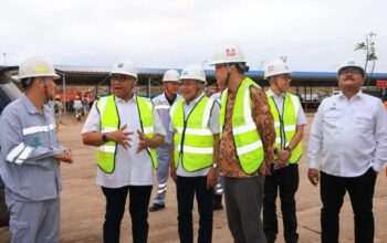 Gunakan TKA, Wamenaker Wajibkan Perusahaan Lakukan Alih Keahlian ke Tenaga Kerja Lokal