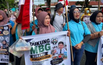 Relawan MBG Sumbar Minta Program Dilanjutkan, Demo di DPRD Sumbar