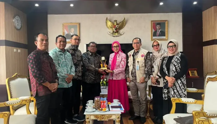 Pemko Padang Salurkan Bantuan Rp 5 Miliar untuk Korban Bencana Aceh