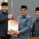 Rapat Paripurna Penyampaian Pendapat Akhir Fraksi Terhadap Kebijakan Umum Anggaran, Prioritas dan Plafon Anggaran Sementara (KUA-PPAS) Anggaran Pendapatan Belanja Daerah (APBD) Perubahan Tahun Anggaran (TA) 2026 di Ruang Sidang DPRD Kota Padang, Sabtu (27/6/2026). Foto : Istimewa