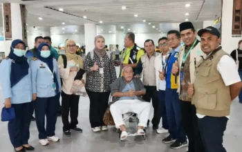 Dua Jemaah Haji Debarkasi Padang yang Sempat Sakit Akhirnya Tiba di Tanah Air
