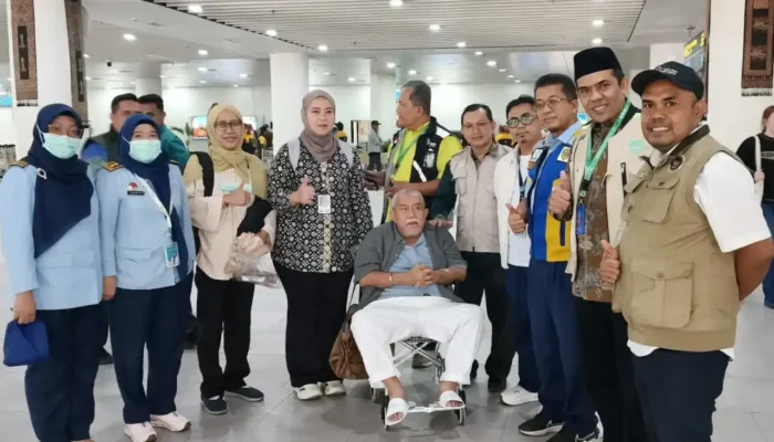 Dua Jemaah Haji Debarkasi Padang yang Sempat Sakit Akhirnya Tiba di Tanah Air