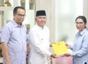 Wawako Solok Terima Langsung Penyerahan NHP dari BPK Sumbar
