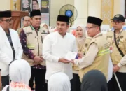 Wako Solok Hantaran Jemaah Haji di Embarkasi Padang