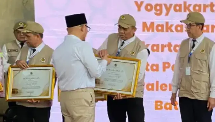 Sukses Layani Jemaah, Embarkasi Padang Terima Penghargaan Kementerian Haji