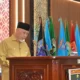 ubernur Sumatera Barat (Sumbar), Mahyeldi Ansharullah menyerahkan Rancangan Kebijakan Umum Anggaran (KUA) dan Prioritas Plafon Anggaran Sementara (PPAS) Tahun Anggaran 2027 kepada DPRD Sumbar dalam rapat paripurna di ruang sidang utama DPRD Sumbar, Senin (6/7/2026). Foto : Istimewa