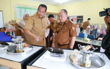 Tingkatkan Ekonomi Warga, Pemko Pariaman Gelar Pelatihan Pembuatan Batik Cap