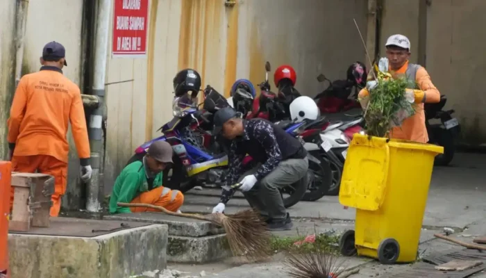 Wujudkan Kota Sehat, Pemko Padang Panjang Galakkan Gotong Royong di Pasar Pusat