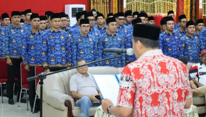 Wali Kota Pariaman Lantik 150 PNS Baru, Tekankan Integritas dan Inovasi Birokrasi