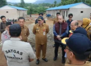 Kunjungan lapangan ini dihadiri langsung oleh Staf Khusus Menteri Dalam Negeri (Stafsus Mendagri) Bidang Politik dan Media Kastorius Sinaga, serta Sekretaris Direktorat Jenderal Bina Keuangan Daerah Kemendagri Horas Maurits Panjaitan.