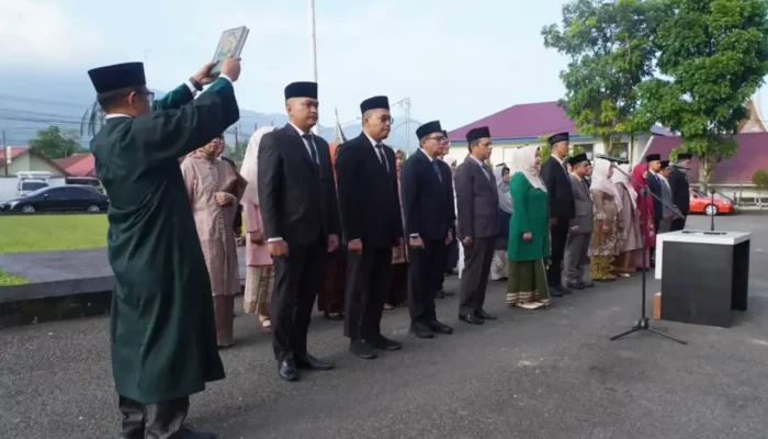 Wali Kota Hendri Arnis Lantik 38 Pejabat Tingkatkan Kompetensi Inovasi