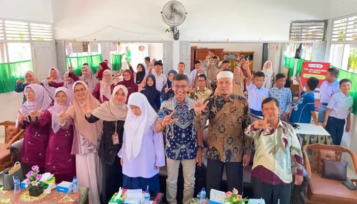 OJK Tingkatkan Literasi Keuangan Siswa SLB Negeri 1 Painan