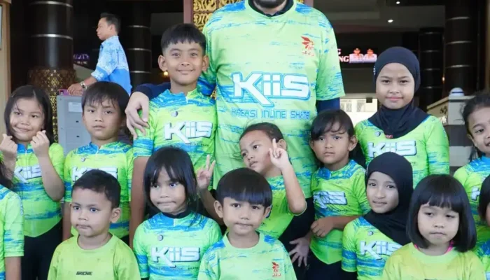 Wali Kota Fadly Amran Lepas Atlet KIIS Padang ke Pariaman Open 2026