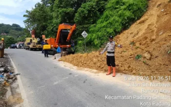 Akses Jalan Gunung Padang Kembali Normal Usai Pembersihan Material Longsor