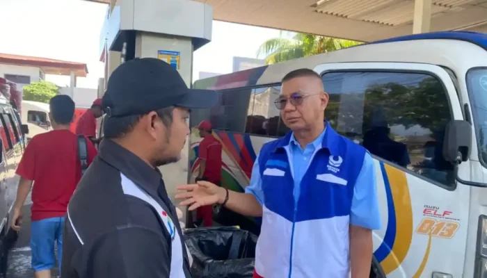 Bukan Langka, Ini Penyebab Antrean Panjang BBM di SPBU Sumbar