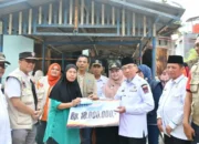 Pemko Padang Salurkan Bantuan Sosial bagi Korban Kebakaran Batu Gadang