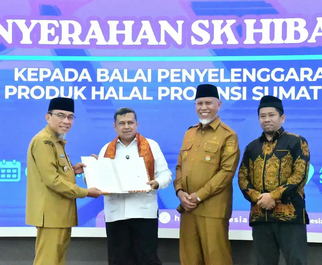 Wakil Wali Kota Padang, Maigus Nasir, saat menghadiri Rapat Koordinasi (Rakor) Kepala Daerah se-Sumatera Barat bertema "Penguatan Komitmen Pemerintah Daerah dalam Percepatan Sertifikasi Halal dan Pembangunan Ekosistem Halal di Sumbar" yang digelar di Auditorium Istana Gubernur Sumbar, Selasa (4/8/2026).